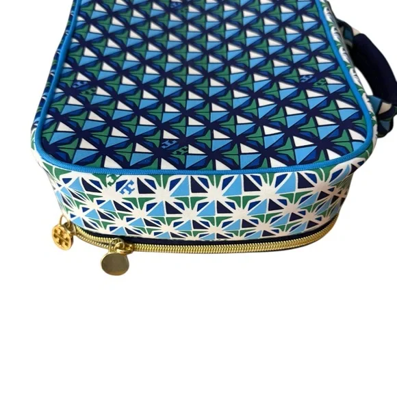 TORY BURCH NEIMAN MARCUS TARGET
Blue Kaleidoscope insulated Lunch Box Bag - Picture 10 of 13
